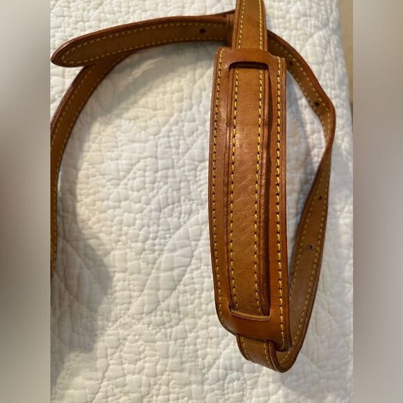 Auth LOUIS VUITTON Mono
Canvas Trocadero camera Crossbody. A rating MSRP $2700 - Picture 10 of 16